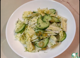 Легкий салат с огурцами и оливками