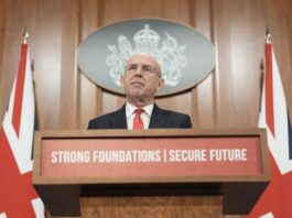 Лондон заявил о готовности к «военным вариантам» после того, как корабль РФ применил лазеры против британских пилотов