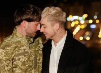 MELOVIN обручился с военным ВСУ на Майдане | ФОТО