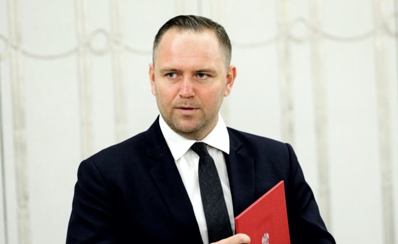 Не хочу быть президентом хаоса: Навроцкий «в последний раз» подписал закон о помощи украинским беженцам