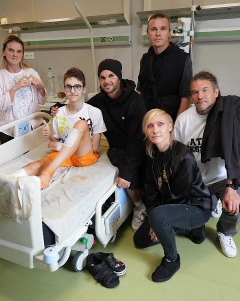 Не только Анджелина Джоли: кто из мировых звезд приезжал в Украину во время войны