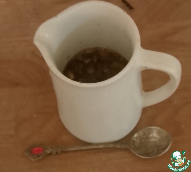 Паста с креветками, помидорами и орехами