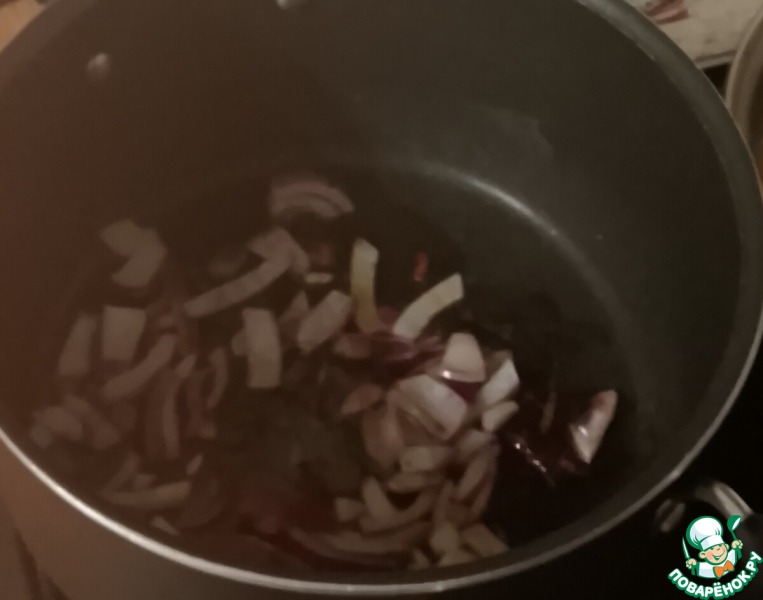 Паста с креветками, помидорами и орехами