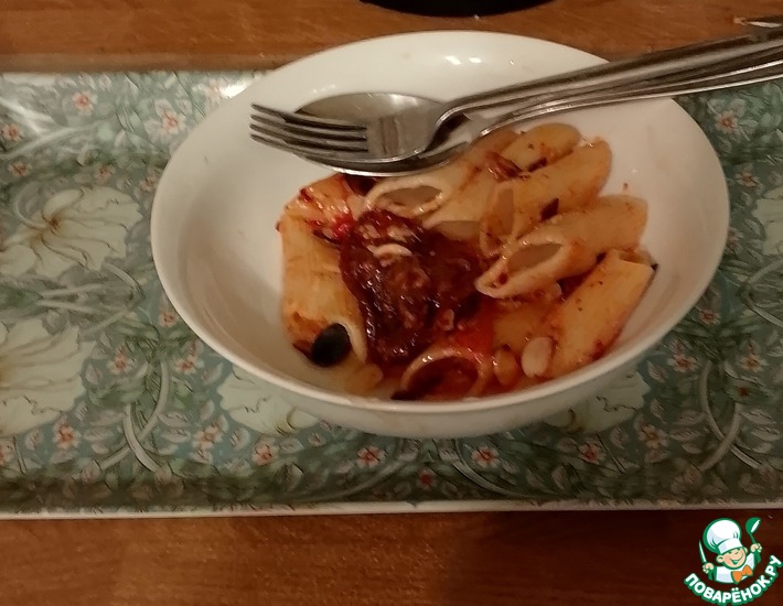 Паста в соусе из запечённых перцев