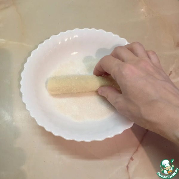 Печенье из дрожжевого теста «Сахарные трубочки»