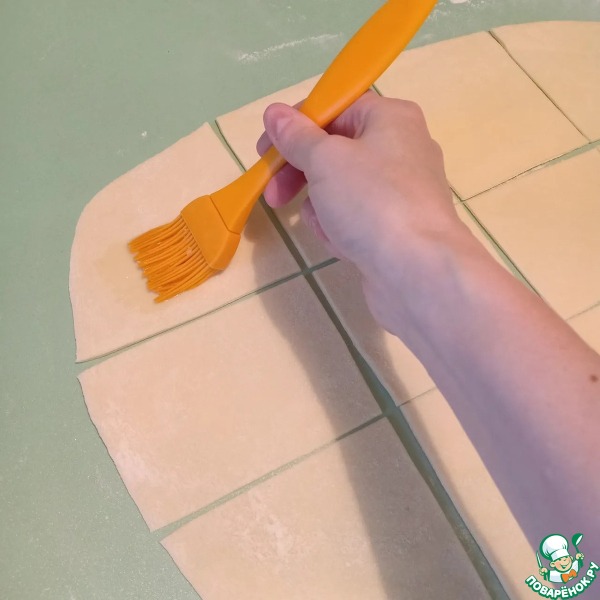 Печенье из дрожжевого теста «Сахарные трубочки»