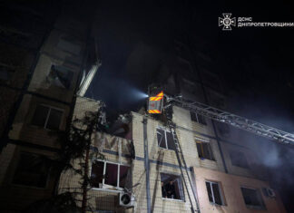 Россияне массированно ударили по Украине: Повреждена многоэтажка в Днепре, погибли люди