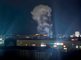 Россияне ударили по телебашне в Чернигове: горожан просят не приближаться к сооружению