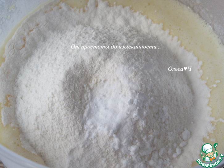 Шоколадно-творожный пирог с брусникой, миндалём