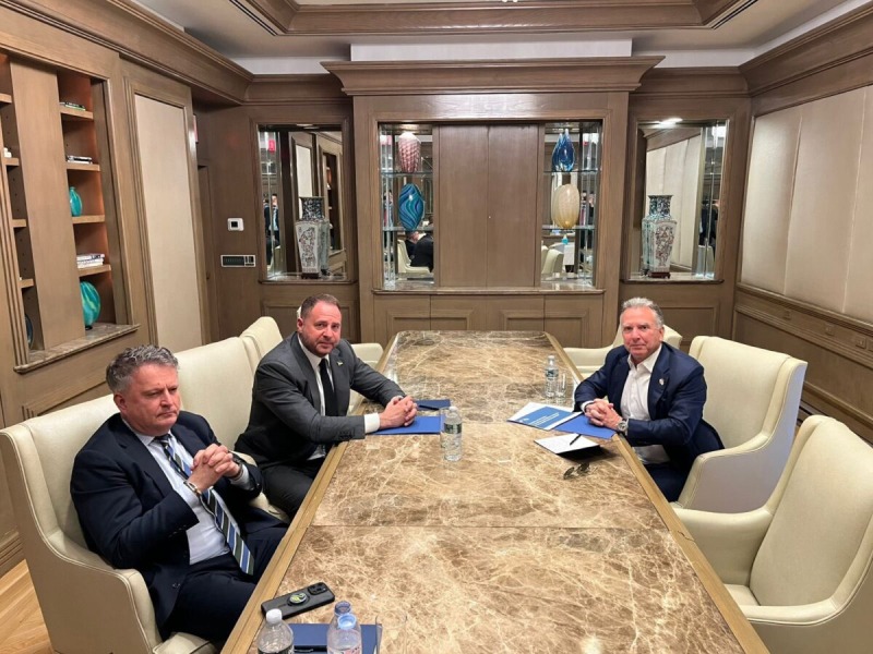 СМИ: Переговоры Уиткофф и Ермака в Турции отменены из-за коррупционного скандала