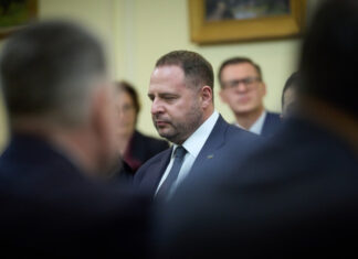 СМИ: У Ермака проходят обыски