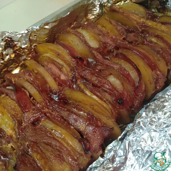 Свинина на шпажках с беконом и картофелем