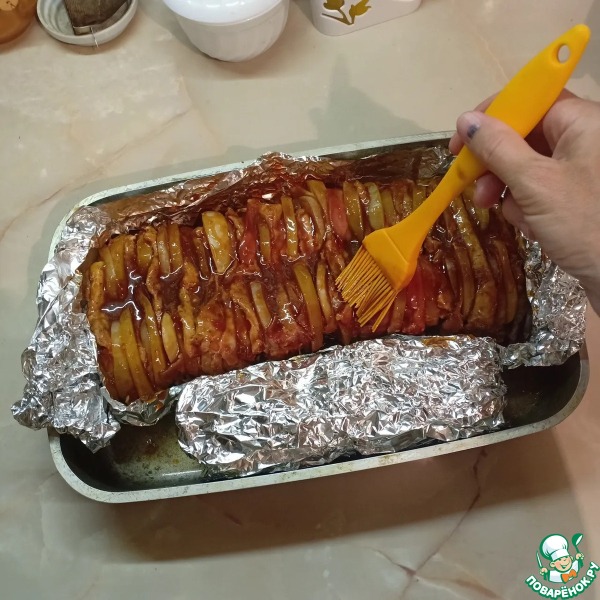 Свинина на шпажках с беконом и картофелем