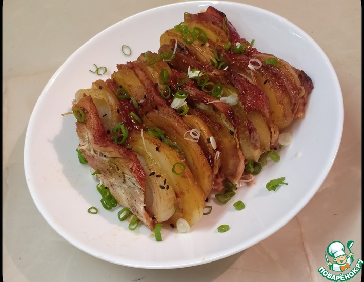 Свинина на шпажках с беконом и картофелем