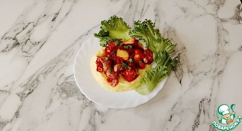 Свинина в томатном соусе по-итальянски