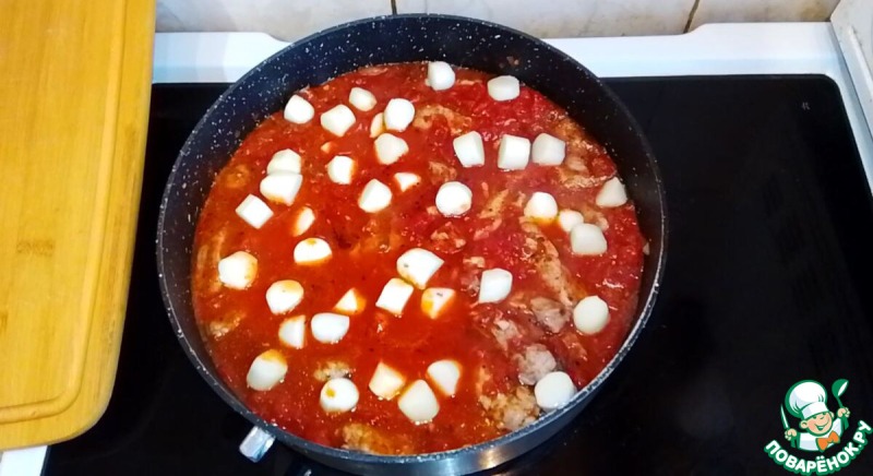 Свинина в томатном соусе по-итальянски