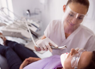 Ученые открыли гель, который восстанавливает зубную эмаль