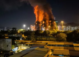 В Гонконге вспыхнул крупнейший за 17 лет пожар | ФОТО | ВИДЕО