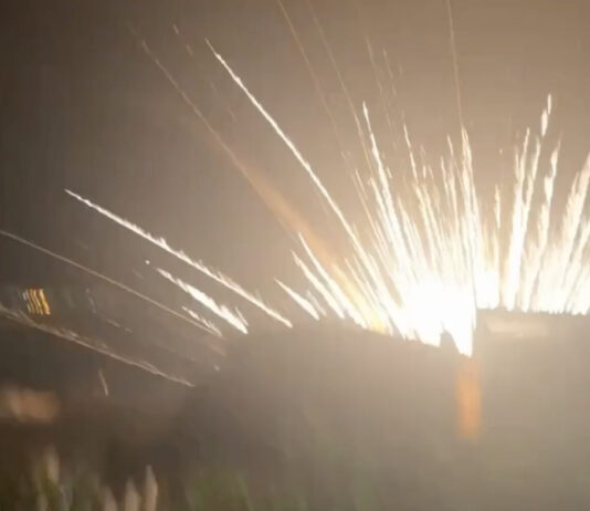 В России ПВО «отработала» по жилым домам в нескольких городах | ВИДЕО