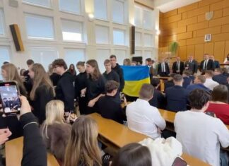 В Словакии школьники «поставили на место» Фицо после его слов о войне в Украине | ВИДЕО