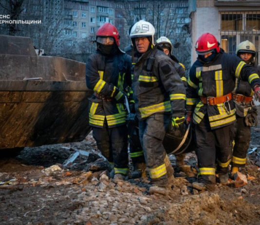 В Тернополе завершили разбор завалов после российского удара. 33 погибших