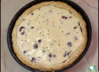 Вишневый пирог в сметанной заливке