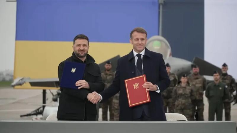 Зеленский и Макрон подписали декларацию об усилении обороны Украины. Закупят 100 истребителей