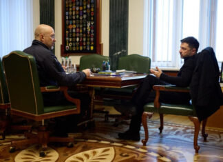 Зеленский поручил Шмыгалю разработать новый план обороны Украины