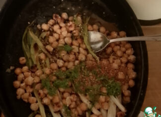 Зелёный лук с жареным чесноком, нутом