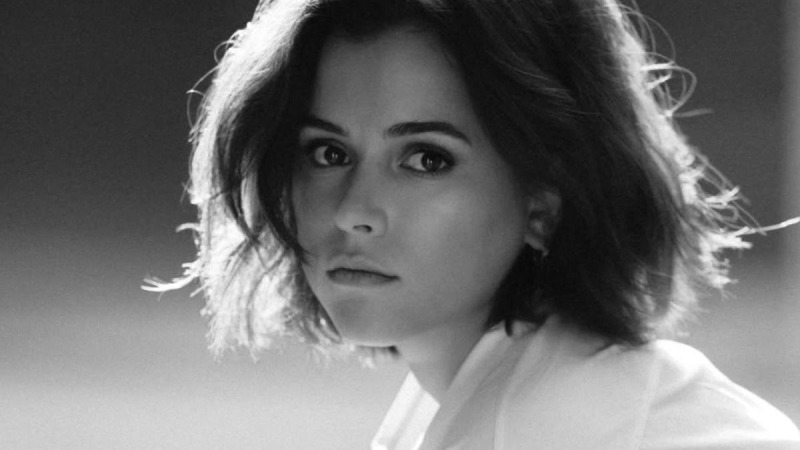 Живет на две страны: где сейчас Мила Сивацкая, которая выехала за границу во время полномасштабной войны