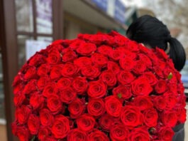 101 роза — эффектный подарок на любой случай