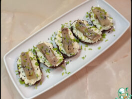 Бутерброды с яйцом и сельдью