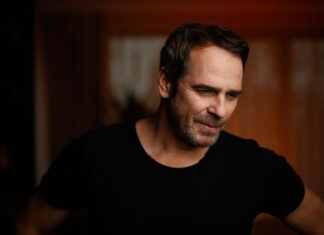 Что известно о польском актере Павеле Делонге, который сыграл Адама в «Кофе с кардамоном»