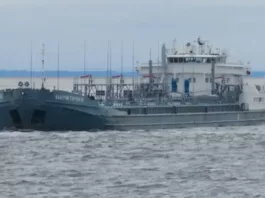 Дроны атаковали танкер теневого флота РФ в Ростове