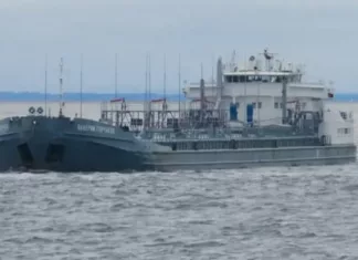 Дроны атаковали танкер теневого флота РФ в Ростове