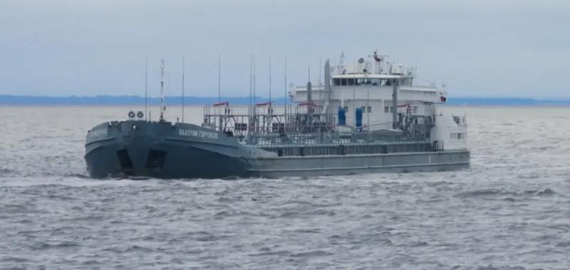 Дроны атаковали танкер теневого флота РФ в Ростове