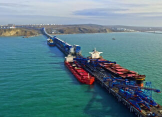 Дроны повредили суда и причалы в порту Тамань