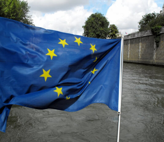 ЕС будет взимать по 3 евро с посылок стоимостью до 150 евро