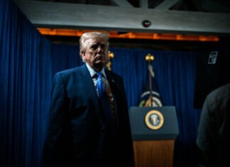 Фарадж заявил, что Дональд Трамп разочарован неразумной позицией Путина