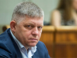 Фицо пожаловался, что в аэропорту Брюсселя ему повредили самолет. Лететь теперь не сможет