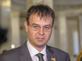 Гетманцев объяснил низкие зарплаты украинцев низкой производительностью их работы