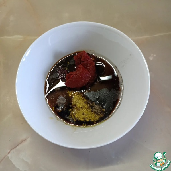 Грудинка, запеченная с томатной пастой