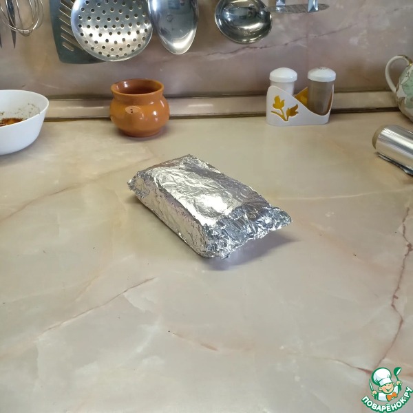 Грудинка, запеченная с томатной пастой