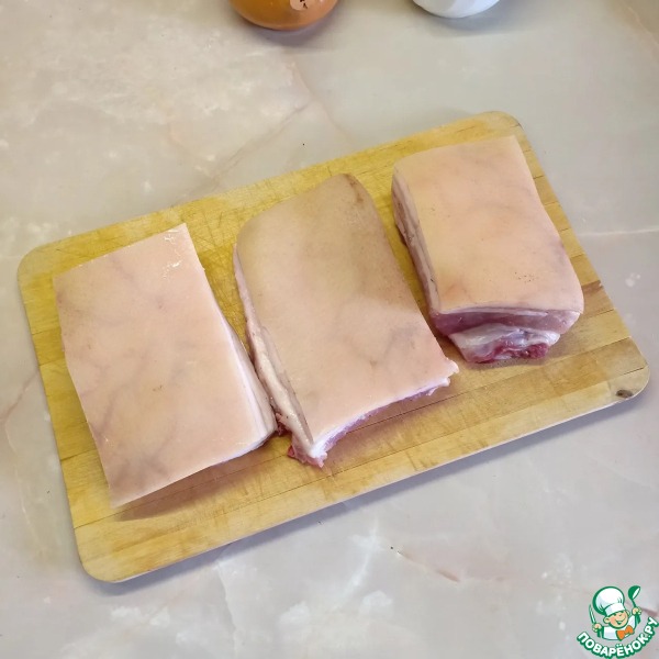 Грудинка, запеченная с томатной пастой