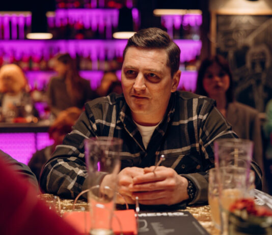 Интересный украинский сериал, который до конца держит в напряжении