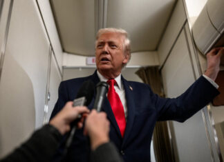 Конгресс хочет запретить Трампу переименовывать объекты в США в его честь