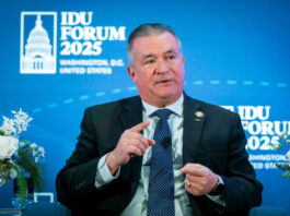 Конгрессмен США: Заставлять Украину отдать свои территории — это шаг Чемберлена