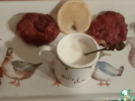 Котлеты с яблоком, свеклой и фета