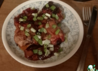 Курица в соусе из слив