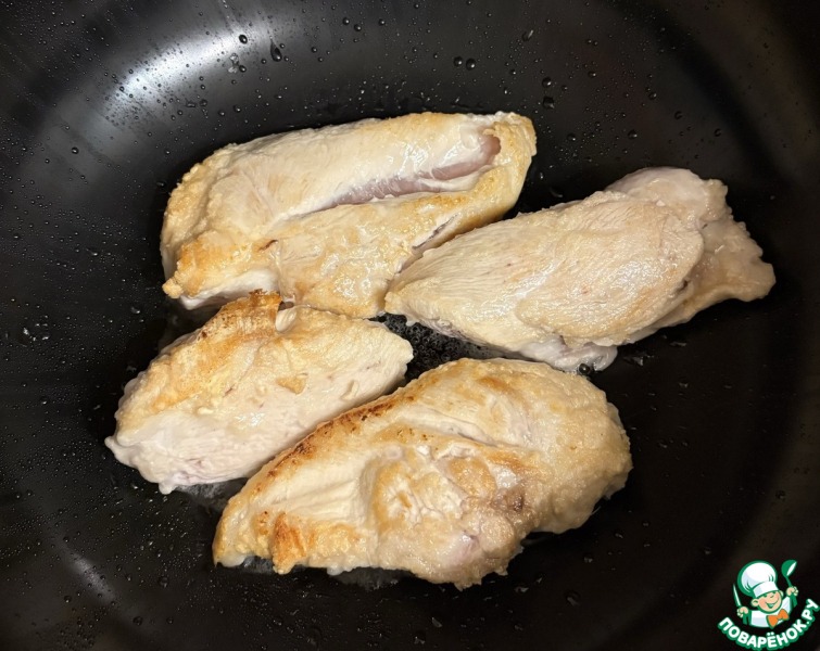 Куриная грудка в луково-сливочном соусе